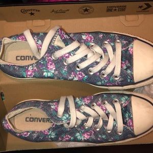 Very cute printed Converse!
